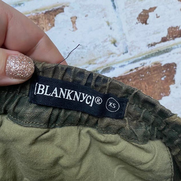 Blank NYC At Attention Green Camo Linen Printed Drawstring Joggers - Picture 6 of 10